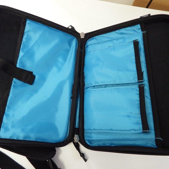 2 piece electronics carrying cases by Chloe Dao - Picture 4 of 6